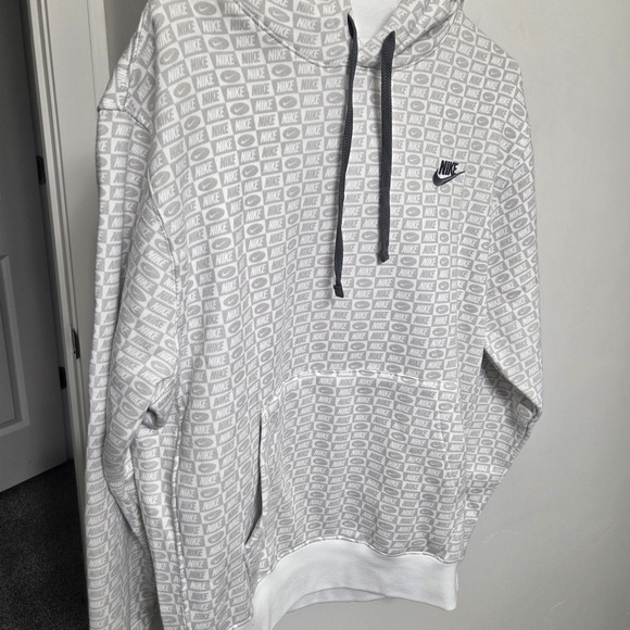 Nike Gray Patterned Men's Hoodie NWOT - Picture 2 of 7